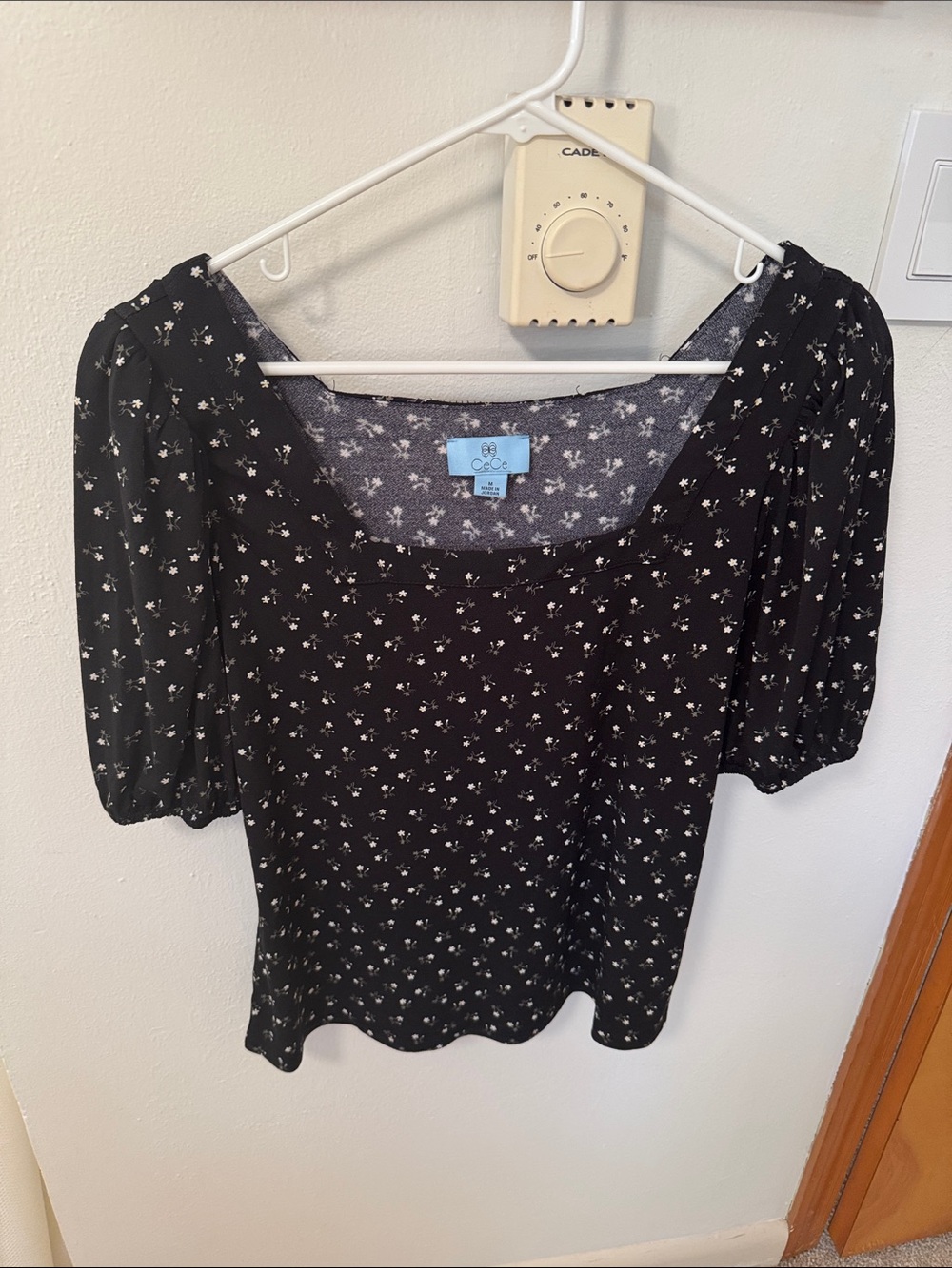 CeCe Black Floral Square-Neck Puff Sleeve Top
